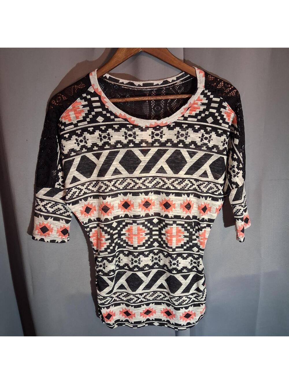 No Boundaries Black Multicolor Geometric Mesh Short Sleeve Top Size 7-9